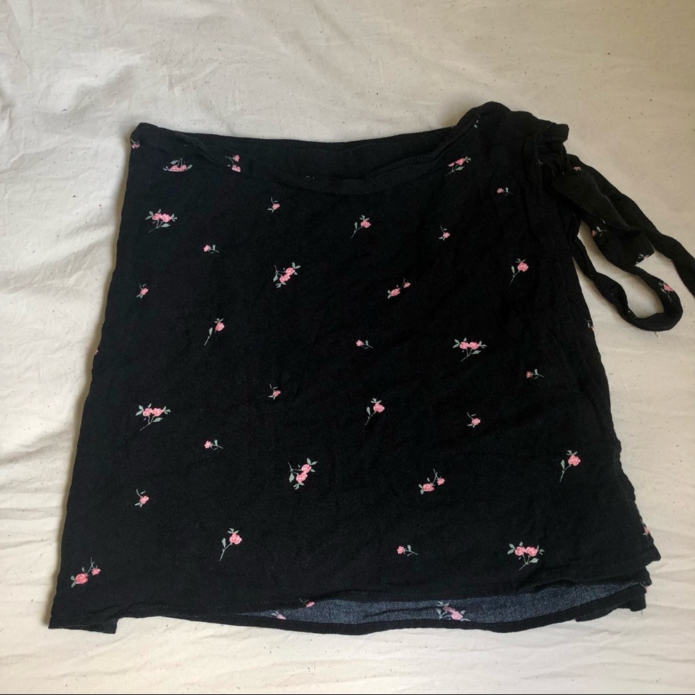PacSun Lottie moss wrap skirt